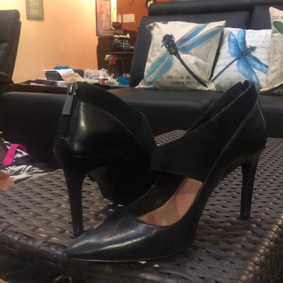 Shoes - Picture 2 of 5